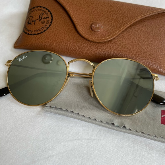 Ray-Ban Sunglasses - Picture 3 of 6
